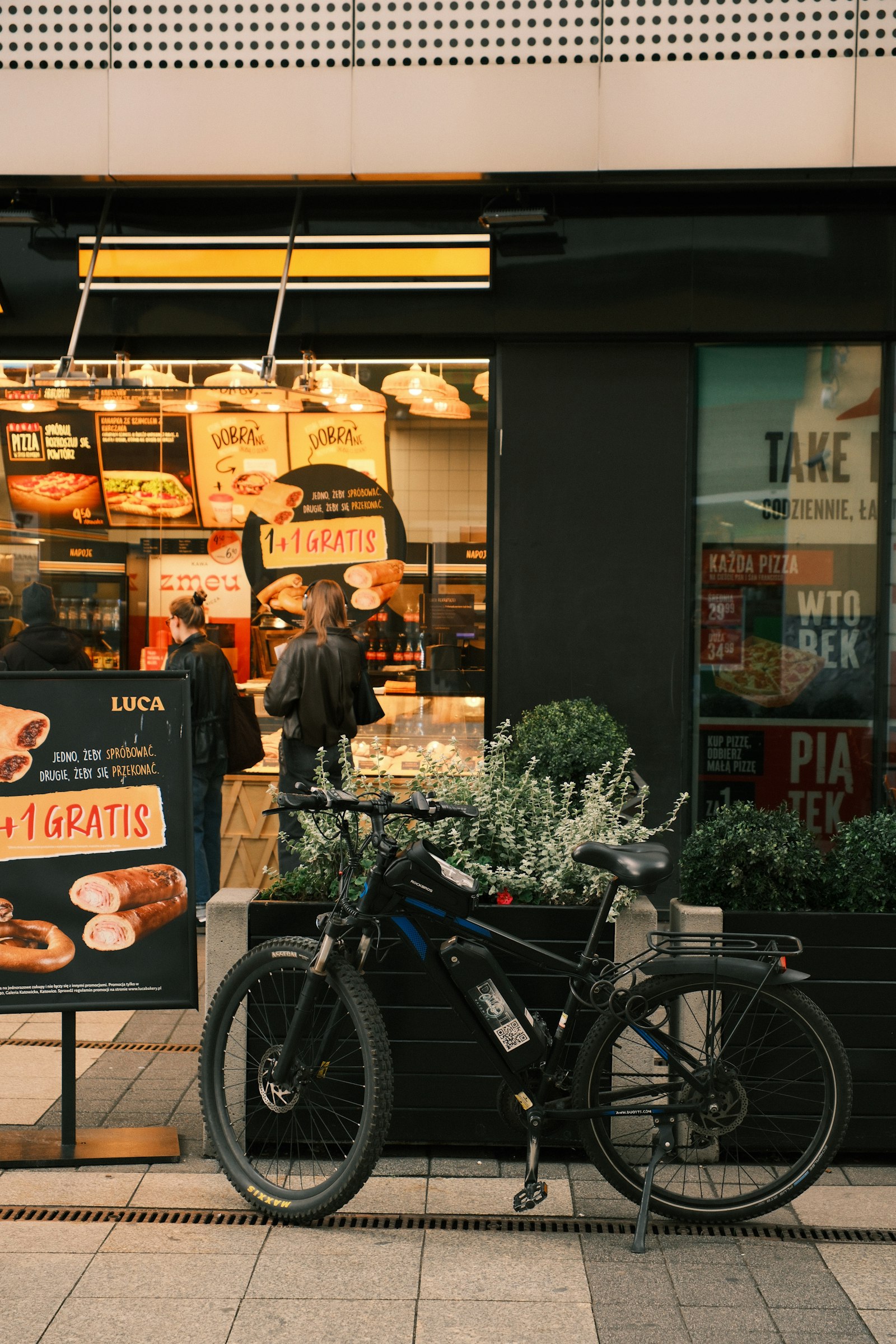 Vor dem Black-Friday-Kauf Rahmengröße, Akku und den 30-Tage-Tiefstpreis prüfen.